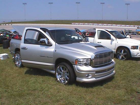 2005 Dodge Ram 1500 SLT HEMI Edition $15,000 Possible trade - 100130118