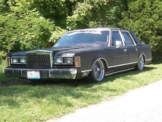 Lincoln Town Car Lowrider. 1989 Lincoln town car low
