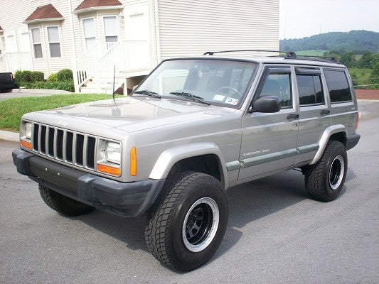 2001 Jeep Cherokee Sport 4x4 , $3000.00 $3,000 Possible trade
